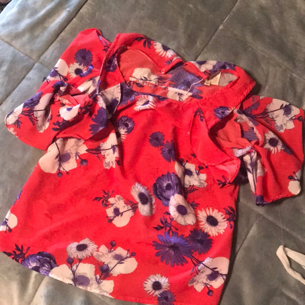 Dress top, off the shoulders